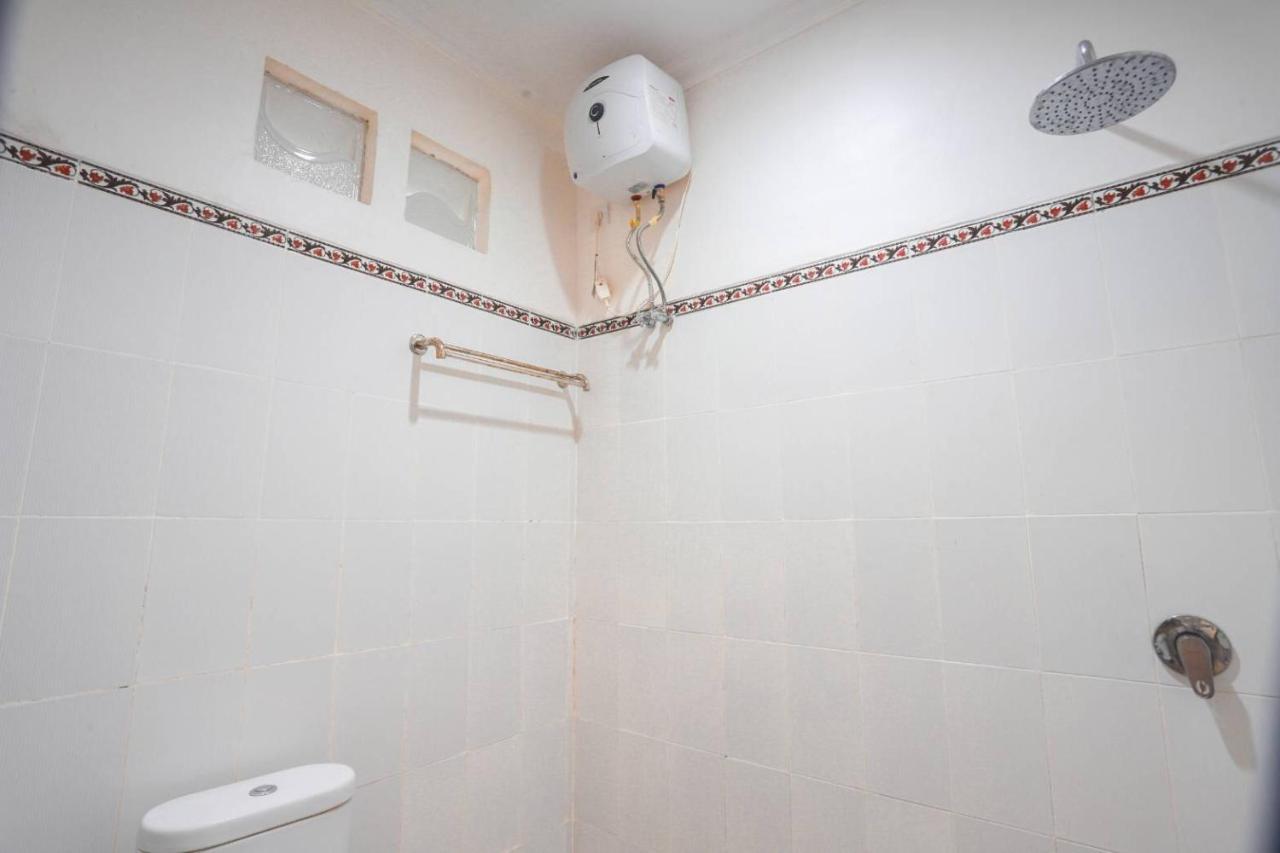 קנגו Adi Guest House מראה חיצוני תמונה